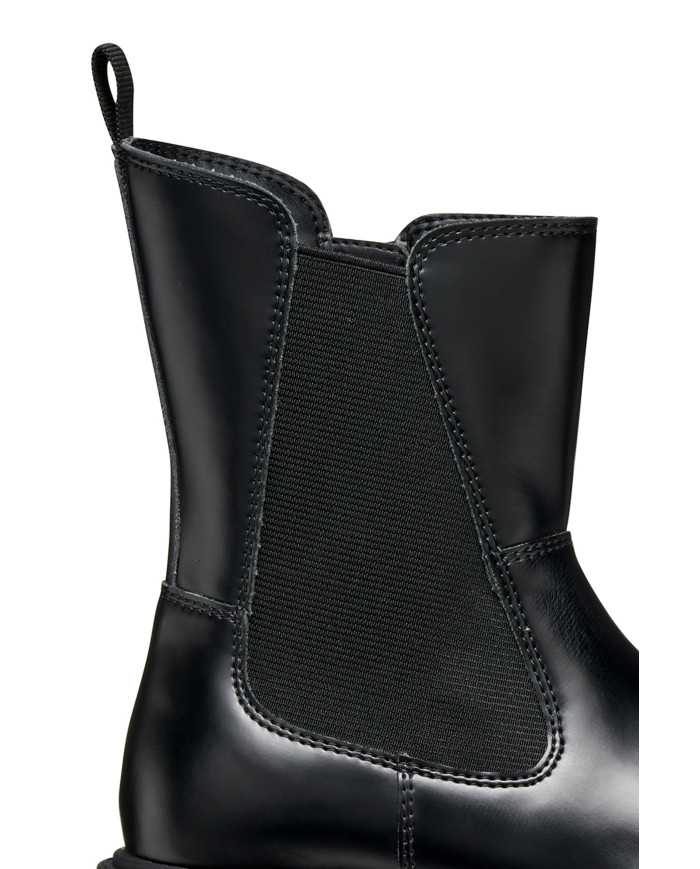 JUNIOR MAQUINNENS GIRL