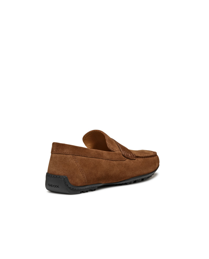 OUTLET KOSMOPOLIS OUTLET KOSMOPOLIS